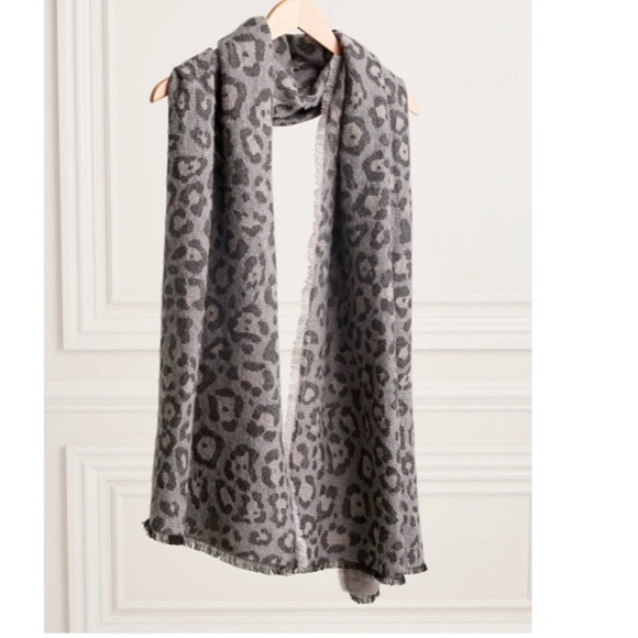 ⭐️ HOST PICK ⭐️ Brand New Stella & Dot Scarf - Picture 3 of 5